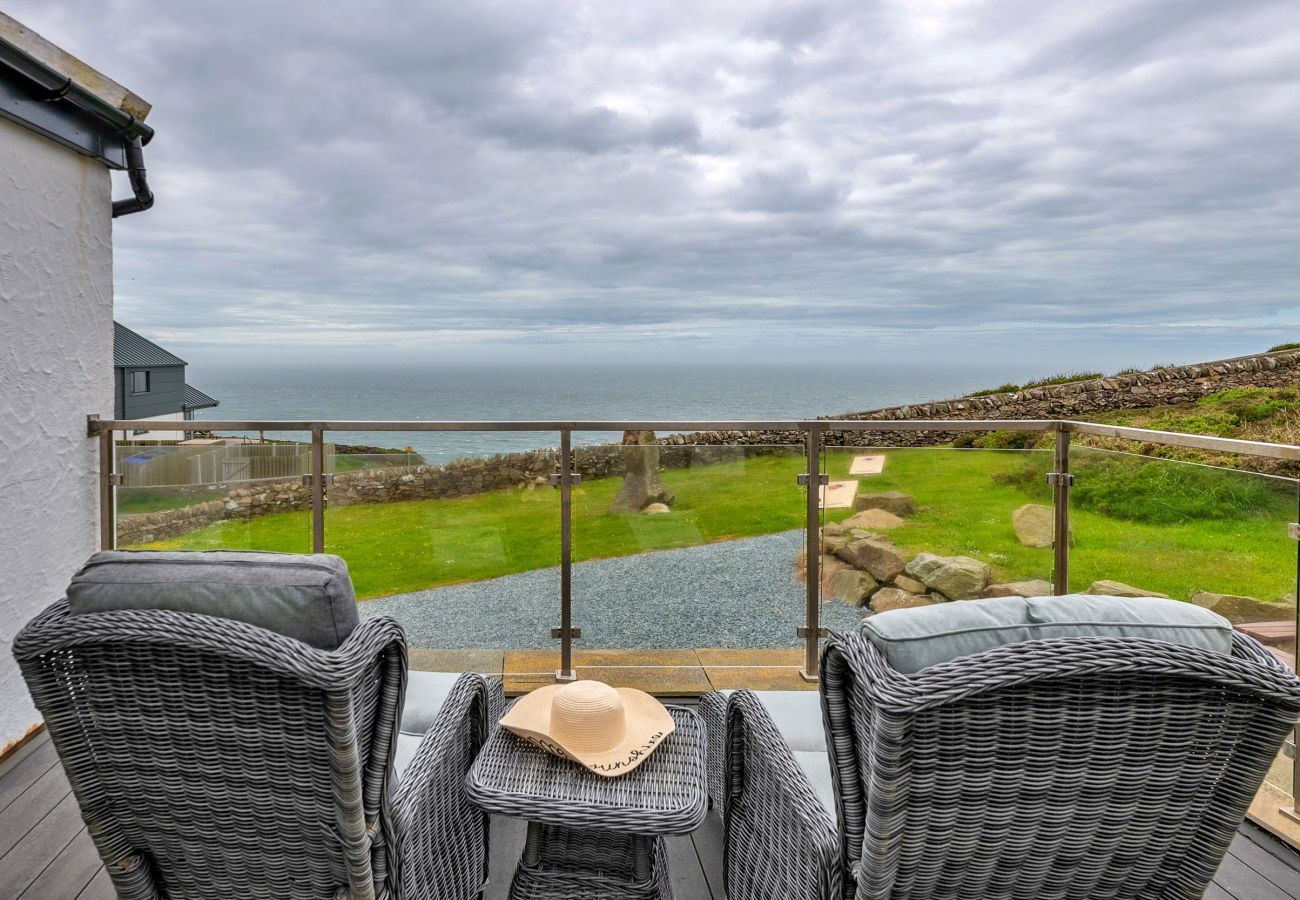 House in Holyhead - Goferydd