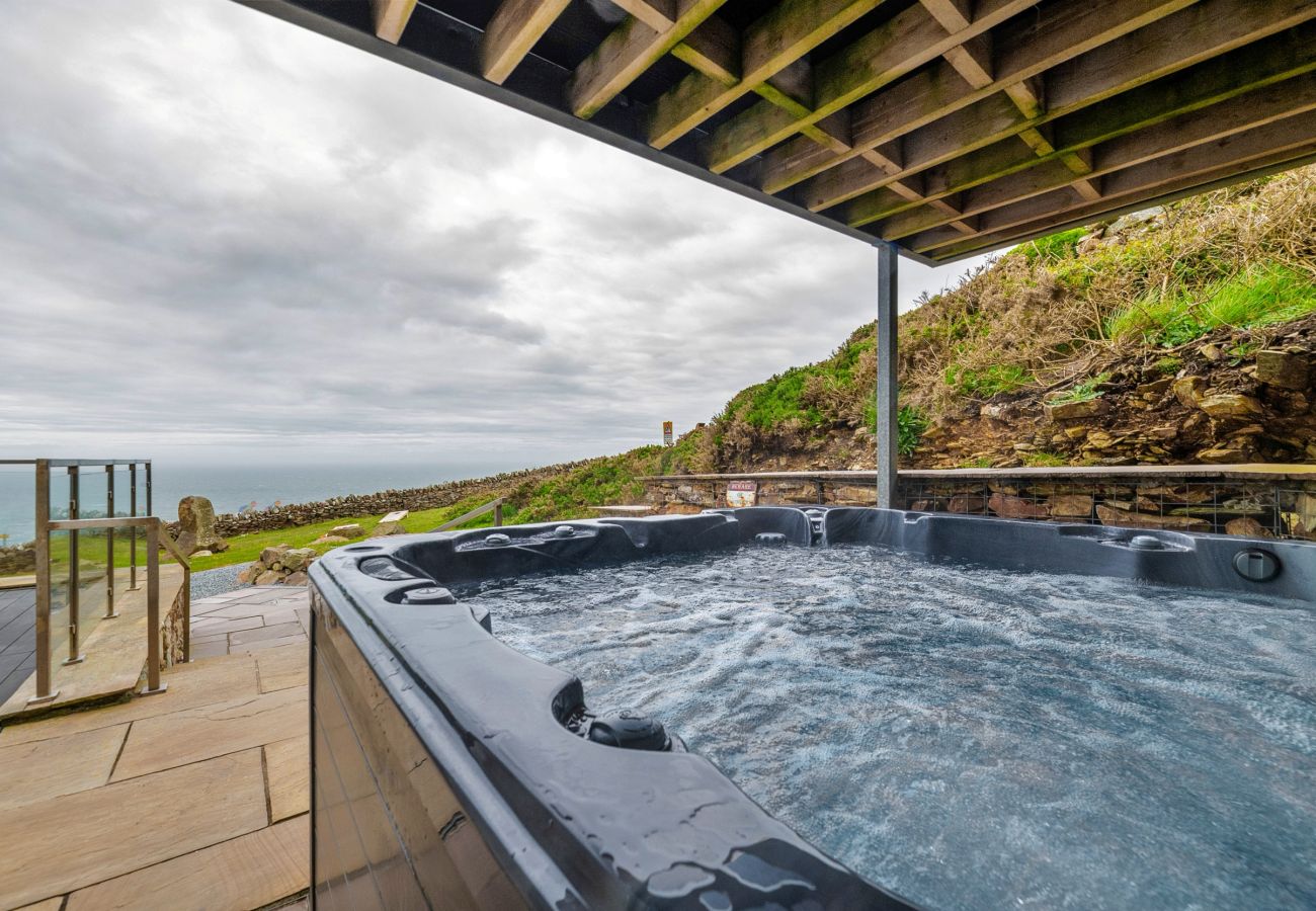House in Holyhead - Goferydd