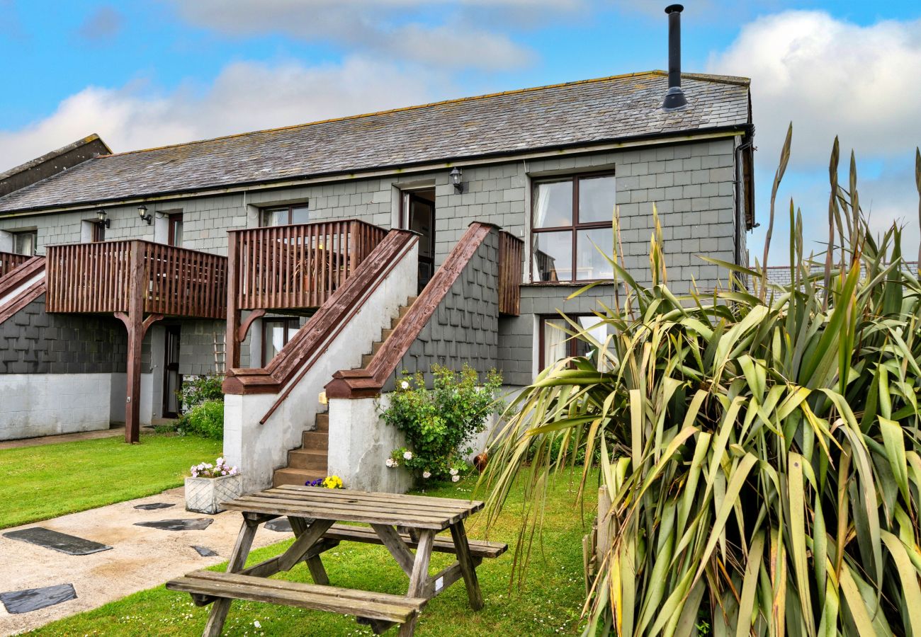 Cottage in Widemouth Bay - Barn, Quinceborough Farm