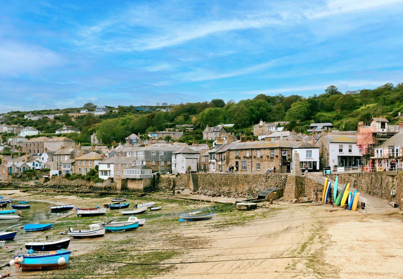 Cottage in Mousehole - Agan Chi