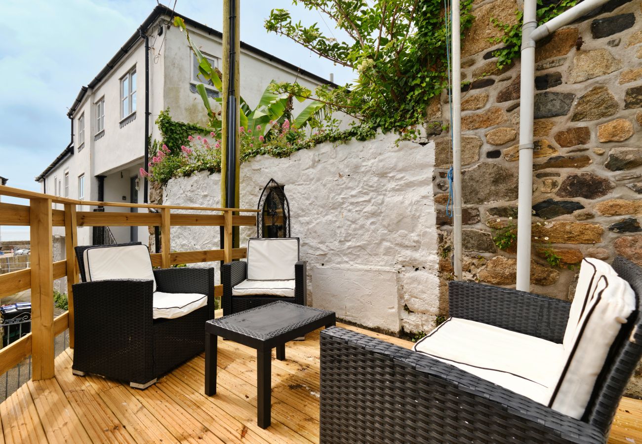 Cottage in Mousehole - Agan Chi