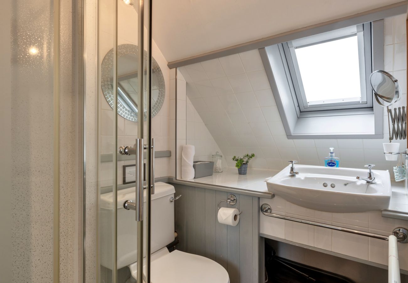 Cabin in Porth - Sea 2