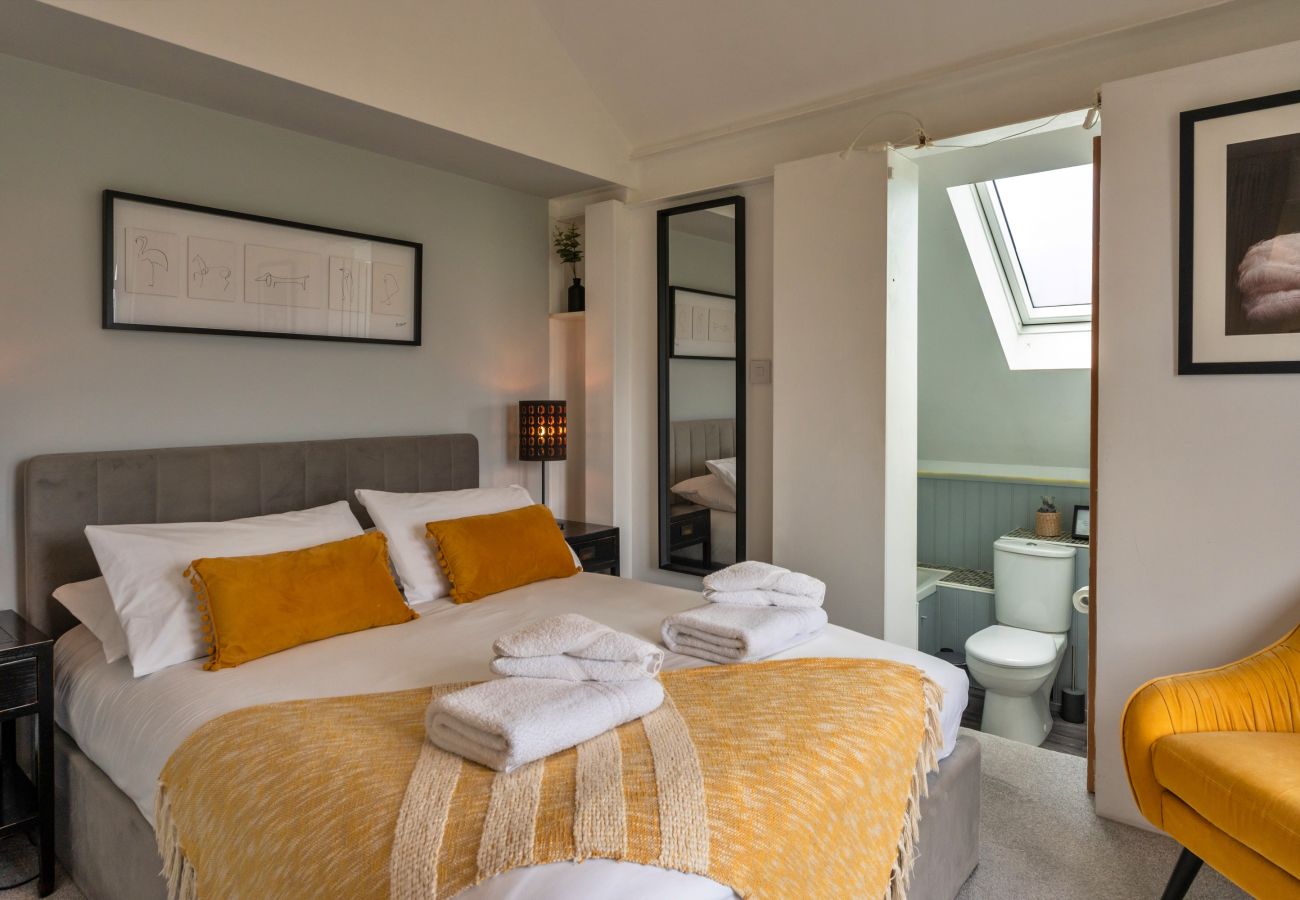 Cabin in Porth - Three Gables