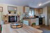 Chalet in Great Thorness - Seascape