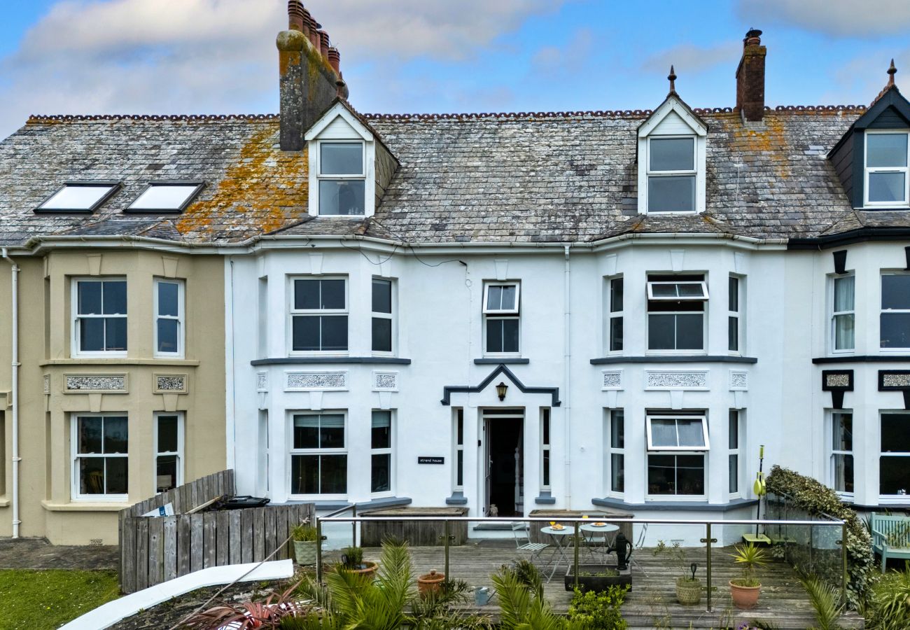 House in Treknow - Strand House