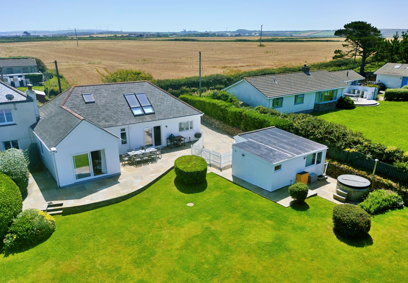 House in Porthcothan Bay - The Coast House