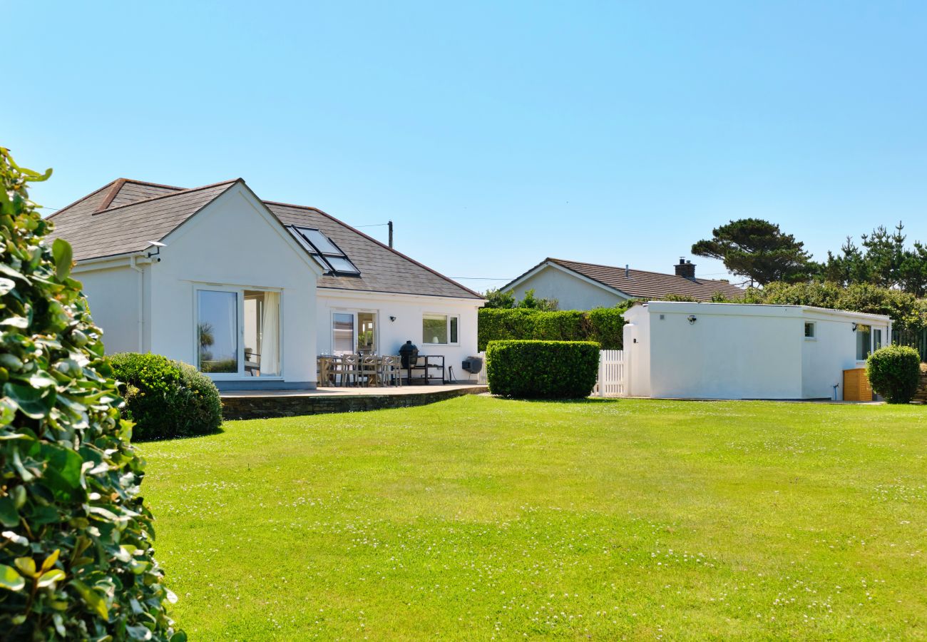 House in Porthcothan Bay - The Coast House