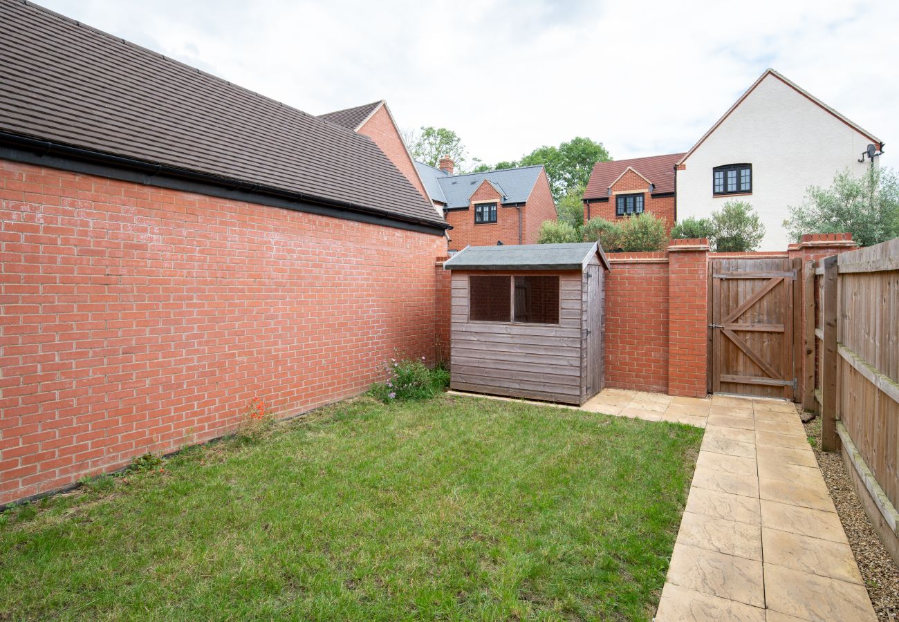Cottage in Brackley - Field View