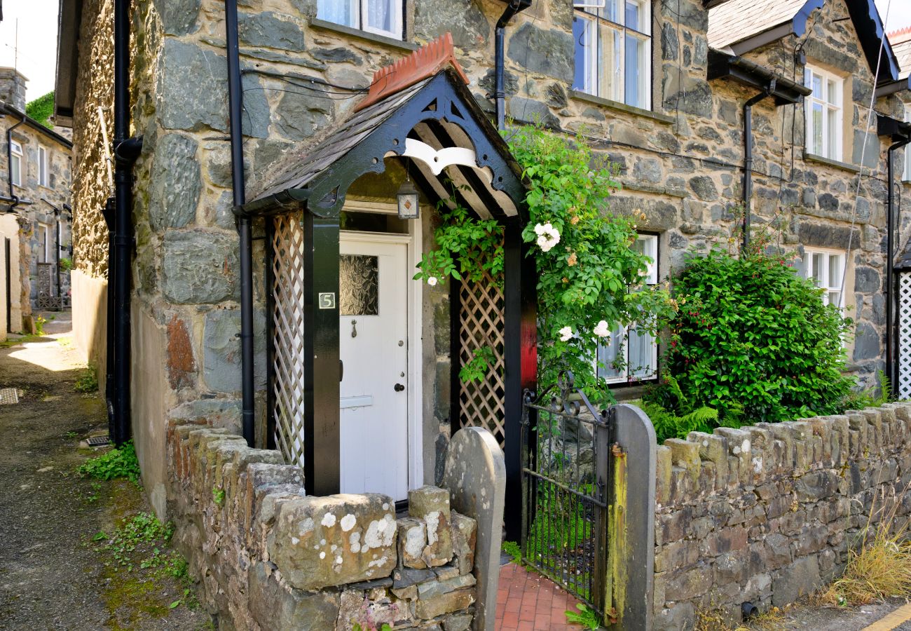 House in Llanbedr - Artro View