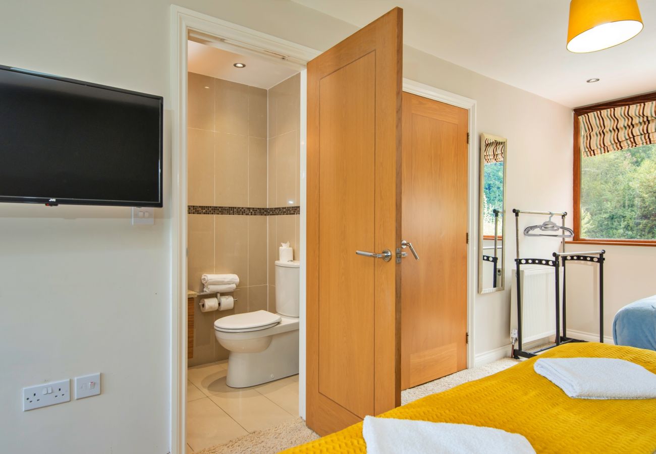 House in Bryncoch - Bryncoch Retreat