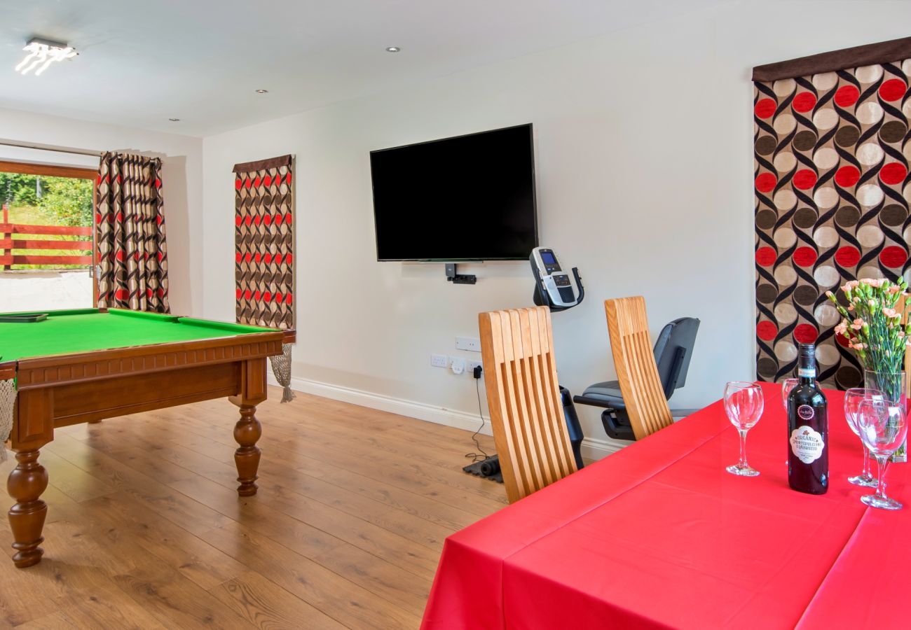 House in Bryncoch - Bryncoch Retreat