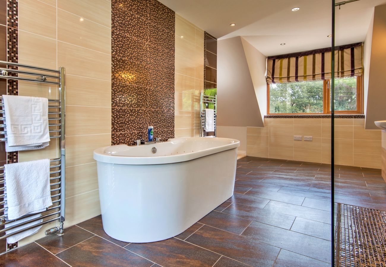 House in Bryncoch - Bryncoch Retreat