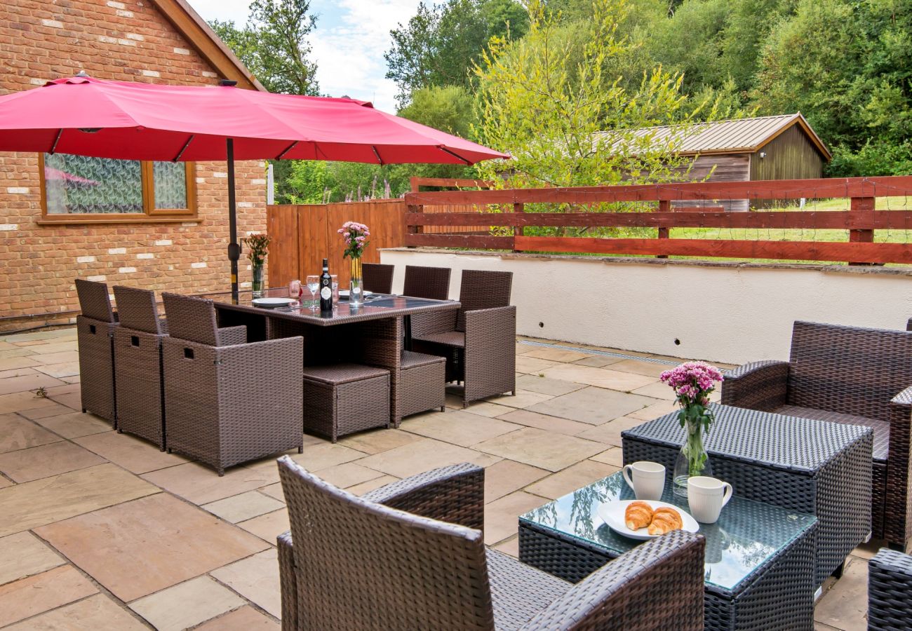 House in Bryncoch - Bryncoch Retreat