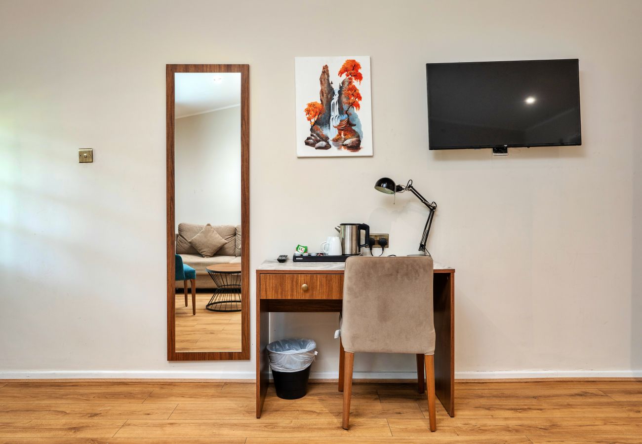 Apartment in Charnock Richard - Park Hall, Studio Apartment