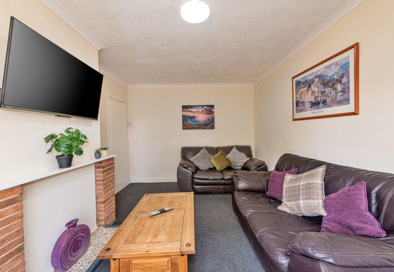 House in Wolverhampton - Bhllys