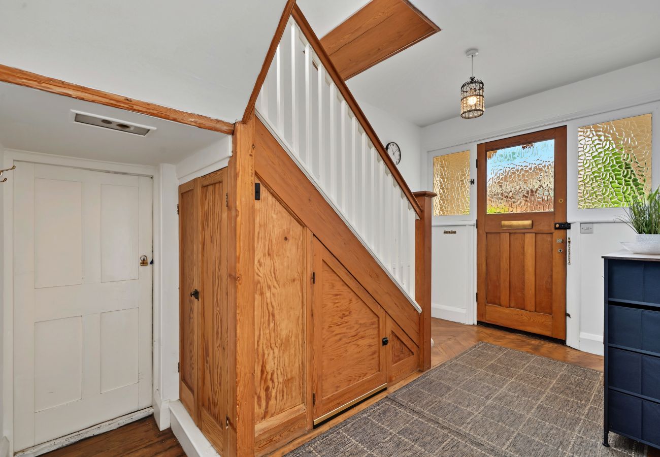 House in Edgware - Knoll Top