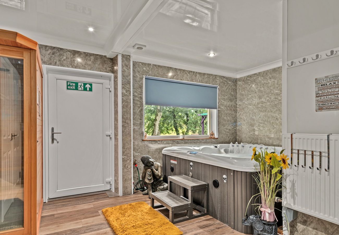 House in Shotts - Alicesprings
