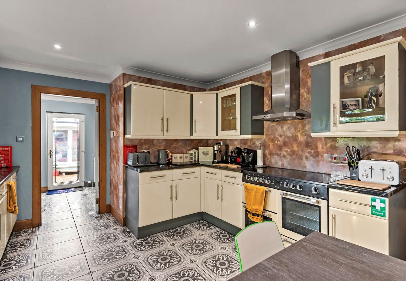 House in Shotts - Alicesprings