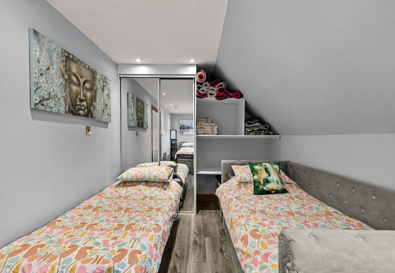 House in Shotts - Alicesprings