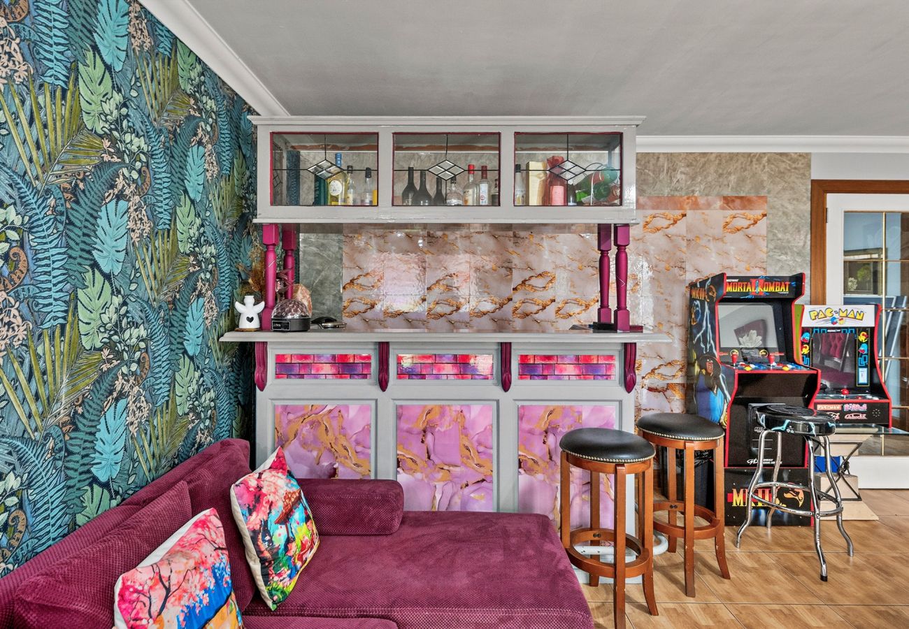 House in Shotts - Alicesprings