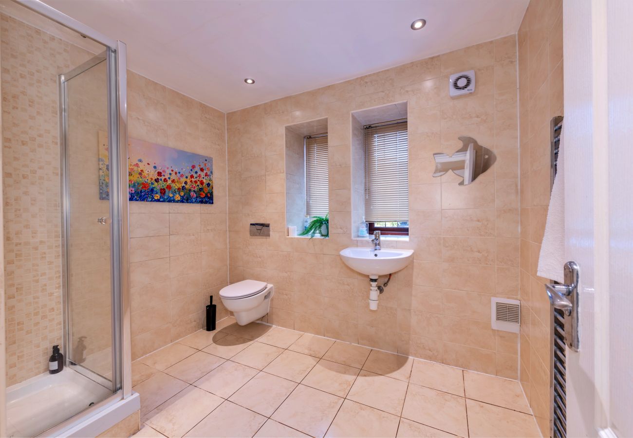 House in Wolverhampton - Tinacre