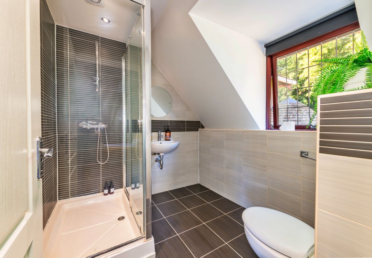 House in Wolverhampton - Tinacre
