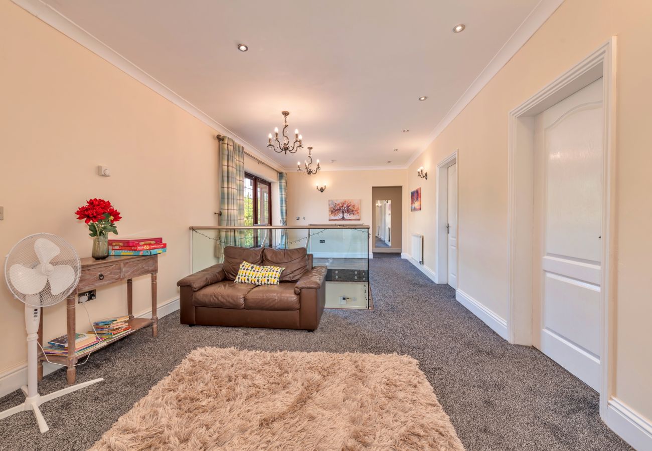 House in Wolverhampton - Tinacre