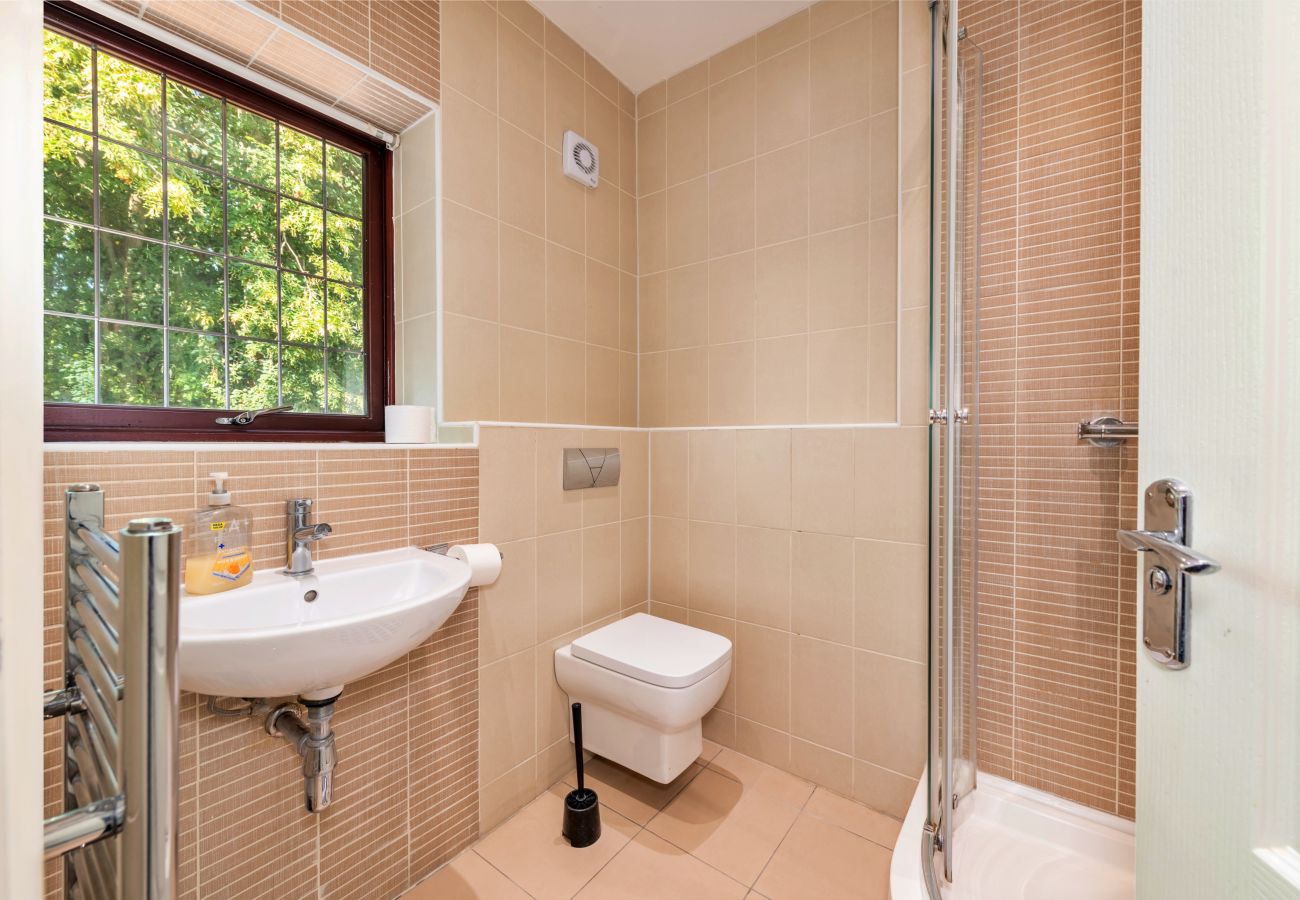 House in Wolverhampton - Tinacre