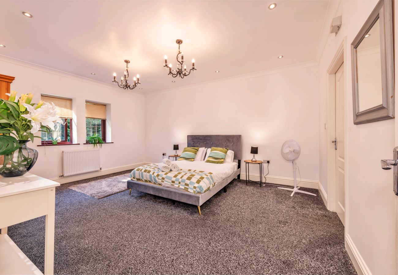 House in Wolverhampton - Tinacre
