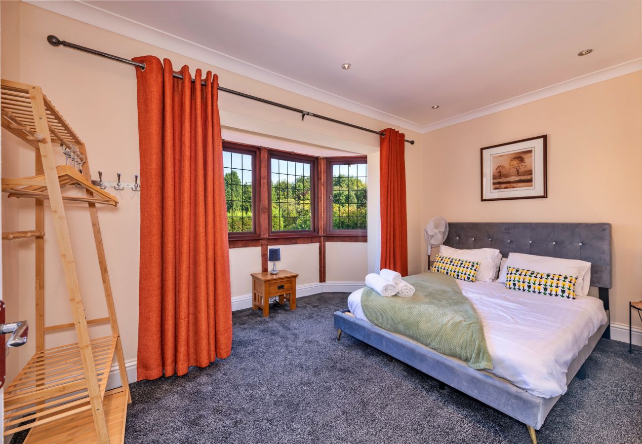 House in Wolverhampton - Tinacre