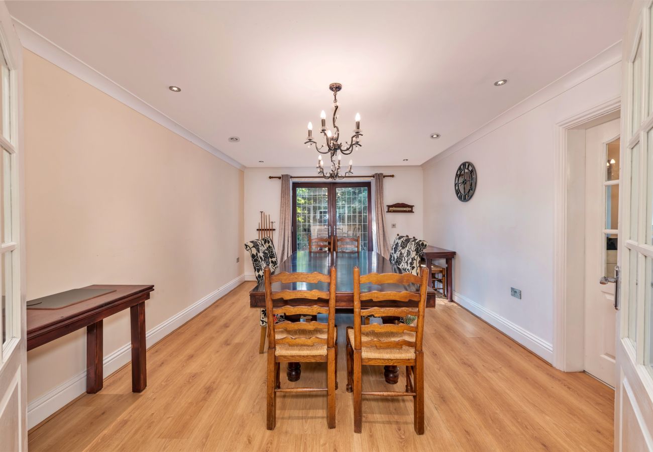 House in Wolverhampton - Tinacre