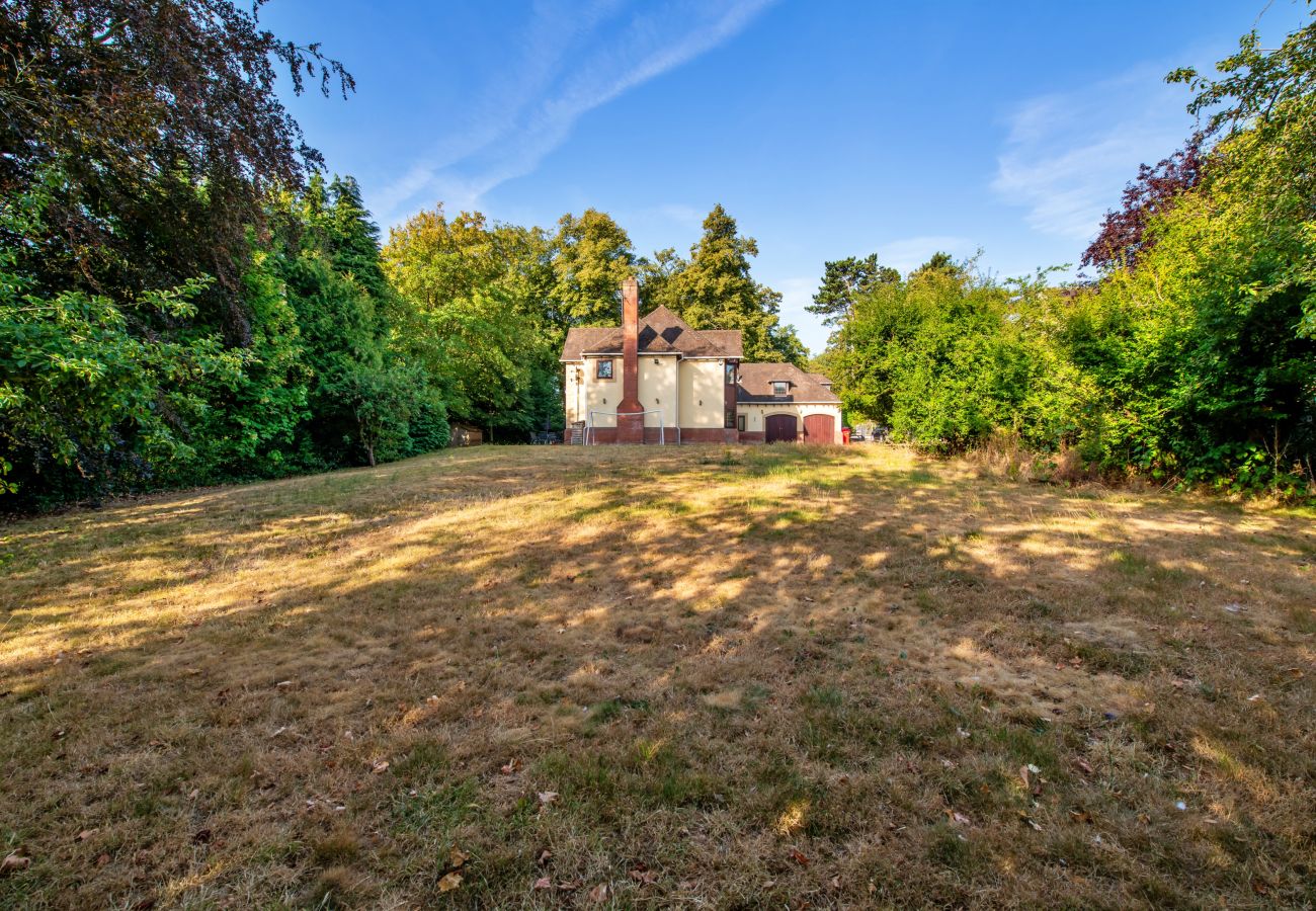 House in Wolverhampton - Tinacre