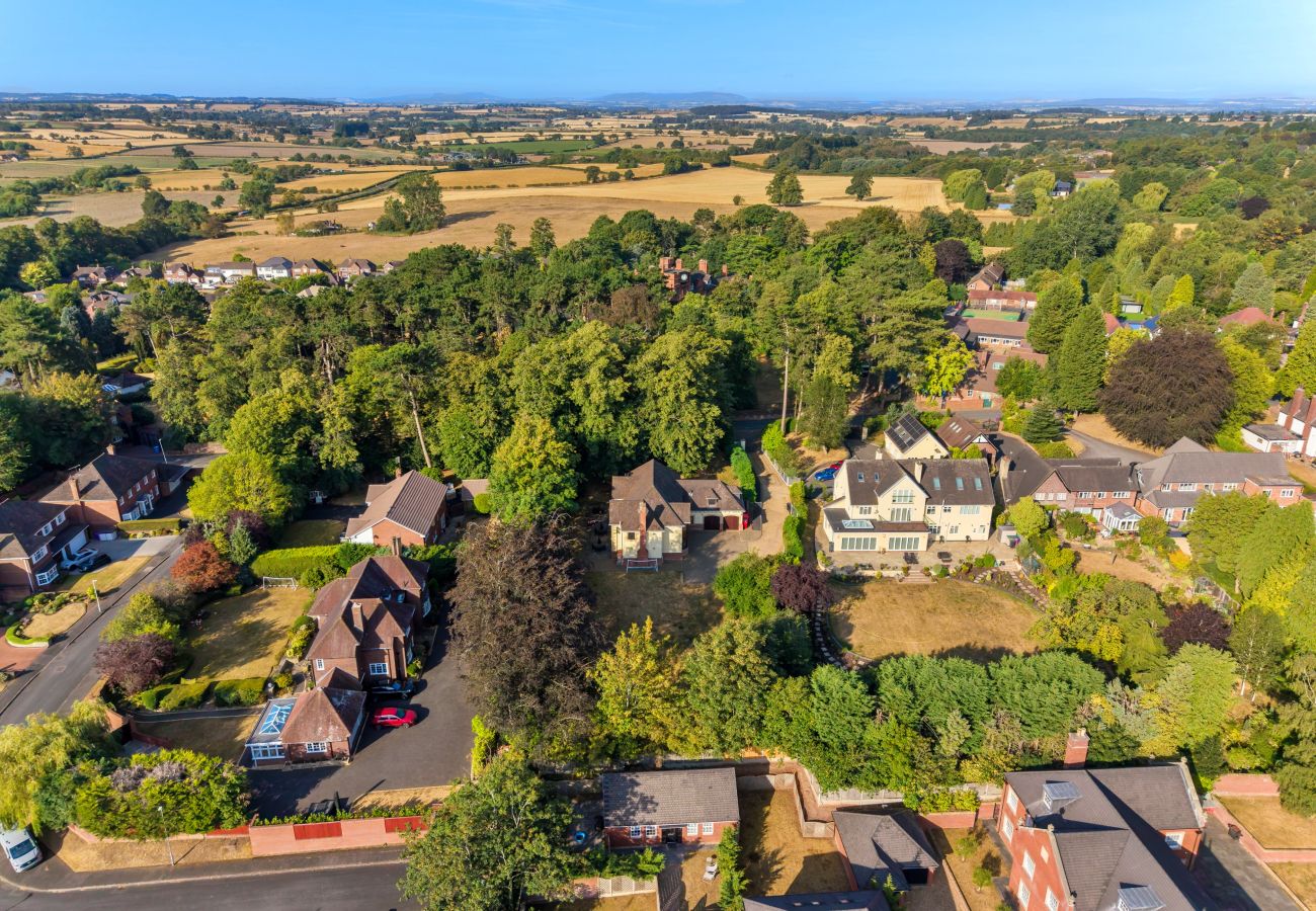 House in Wolverhampton - Tinacre
