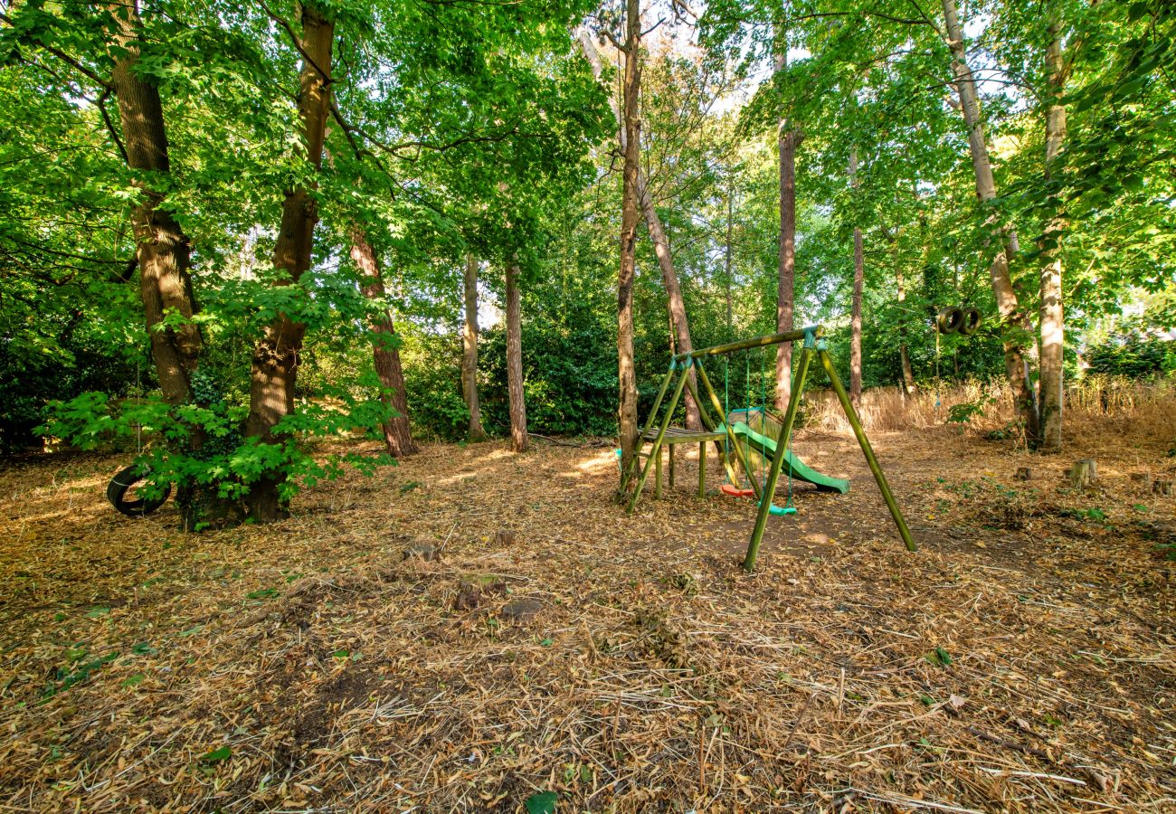 House in Wolverhampton - Tinacre
