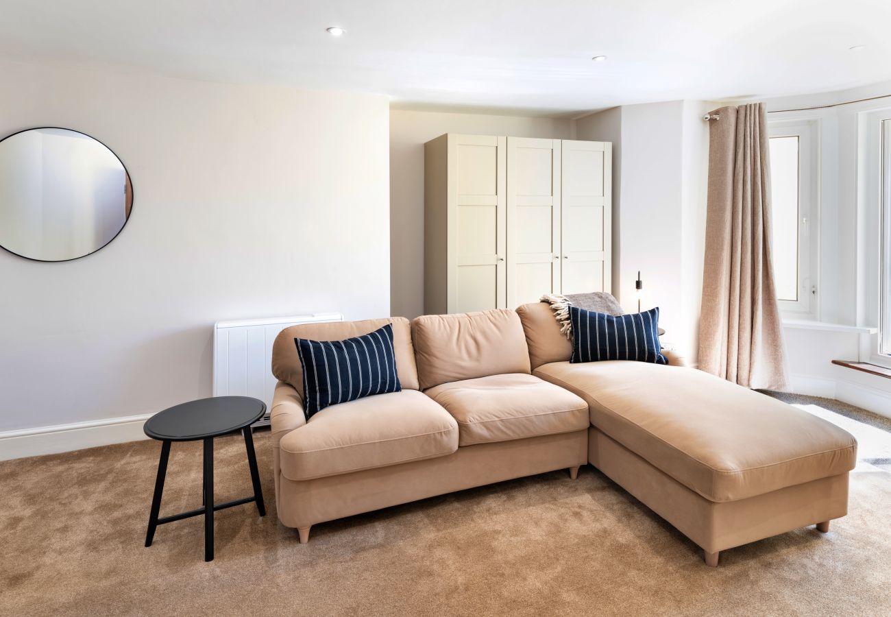 Apartment in Teignmouth - Coastal Retreat