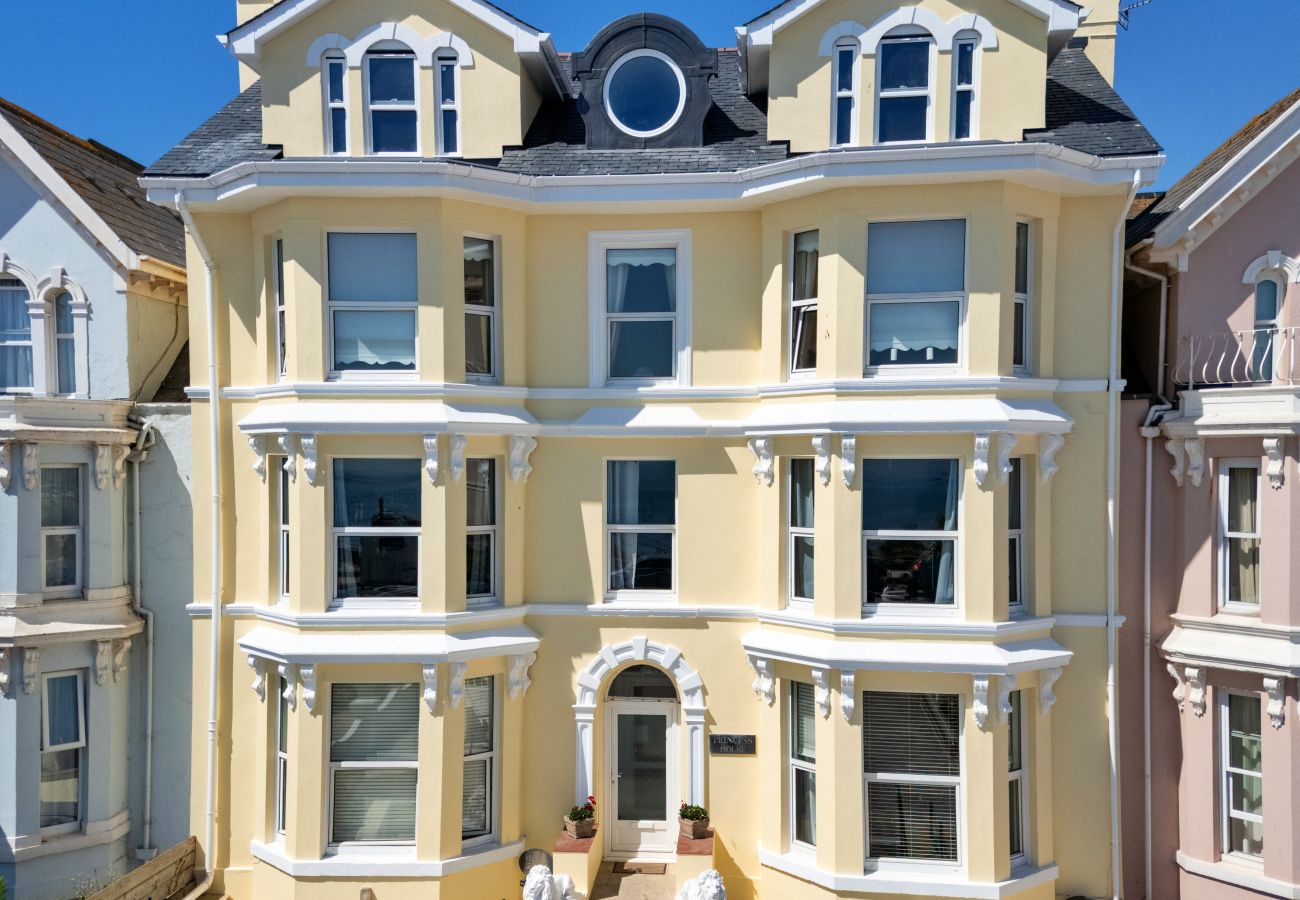 Apartment in Teignmouth - Coastal Retreat