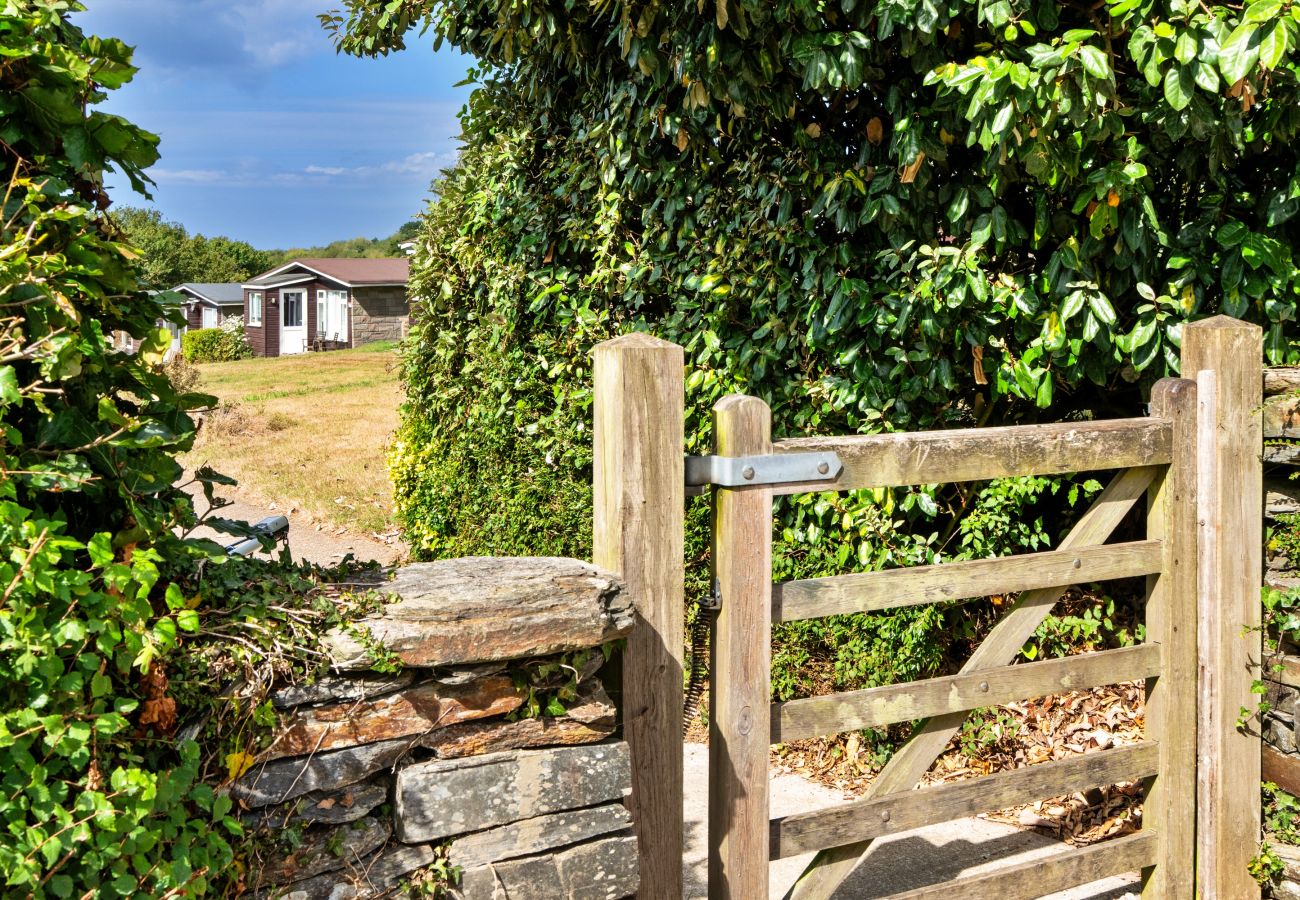 Bungalow in Welcombe - Foxgloves Bungalow
