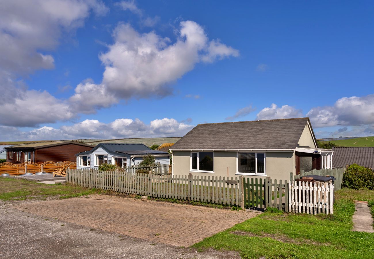 Bungalow in Freathy - Jesmondene