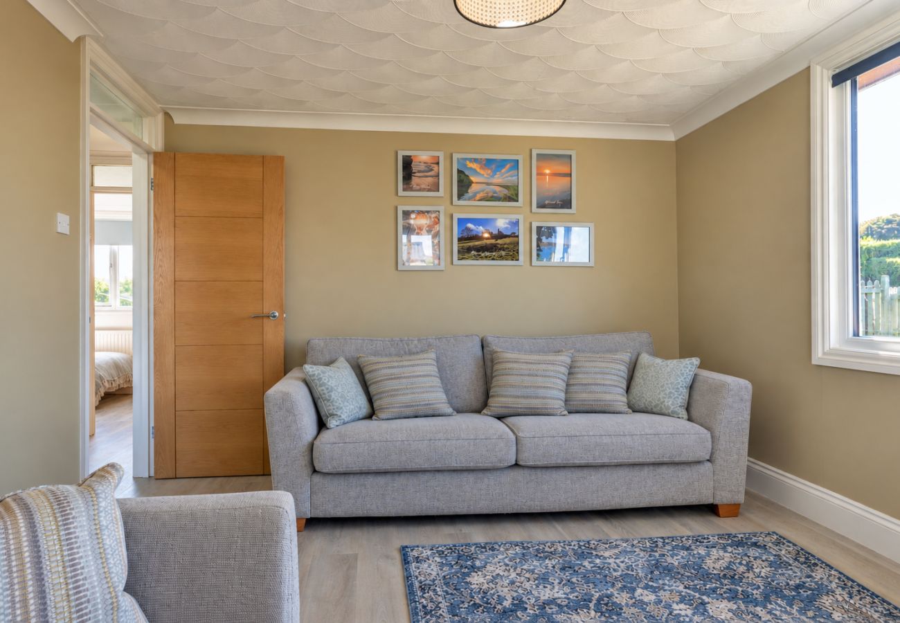 Bungalow in Freathy - Jesmondene