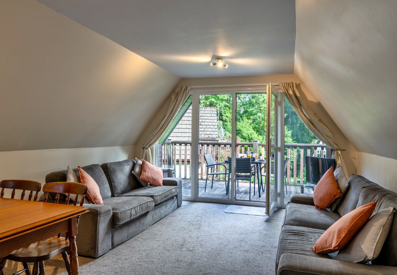 Chalet in Callington - Daisy Valley Lodge