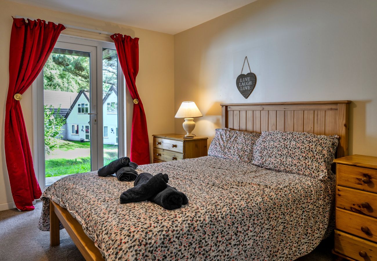 Chalet in Callington - Daisy Valley Lodge