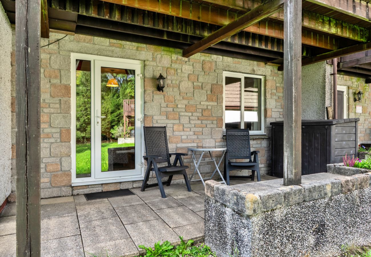 Chalet in Callington - Daisy Valley Lodge
