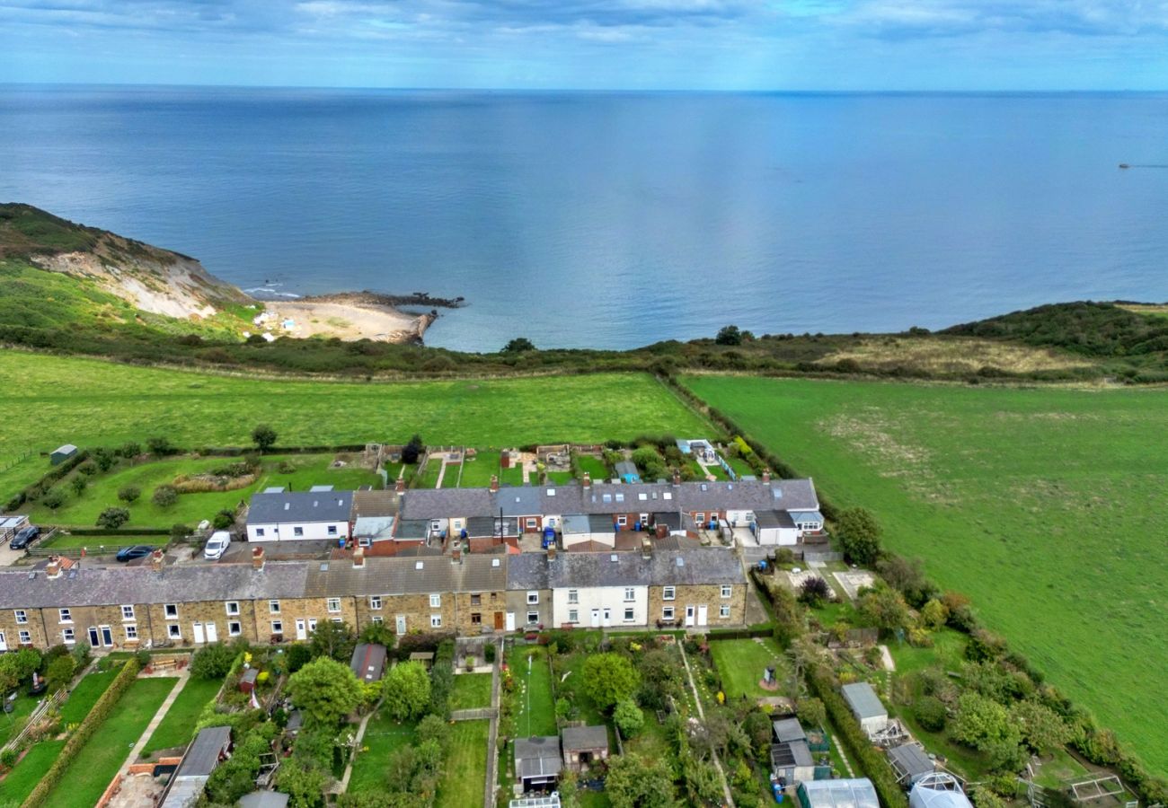 House in Port Mulgrave - Ammonite Cottage, Sea Views