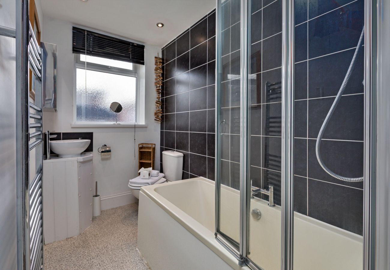 House in Port Mulgrave - Ammonite Cottage, Sea Views