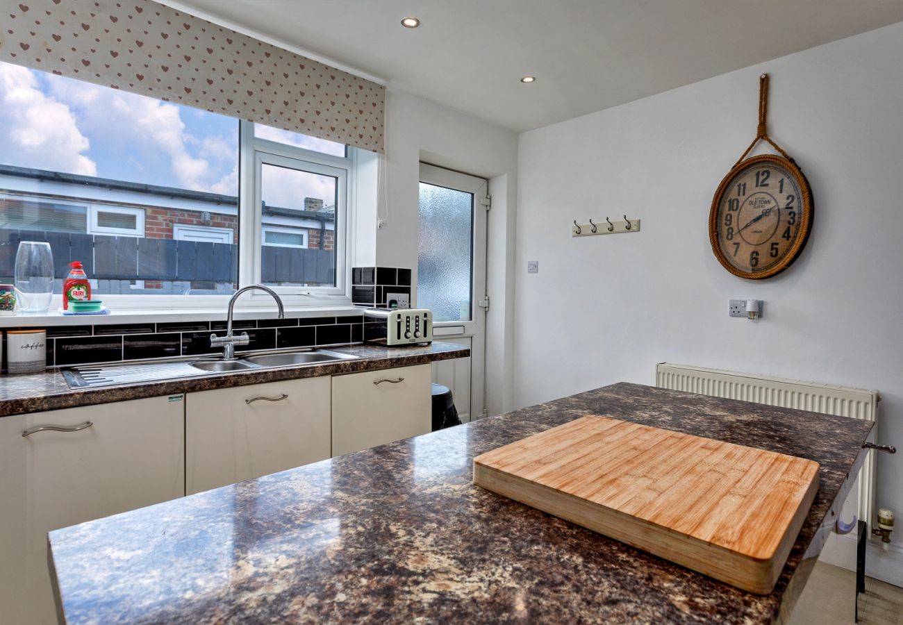 House in Port Mulgrave - Ammonite Cottage, Sea Views