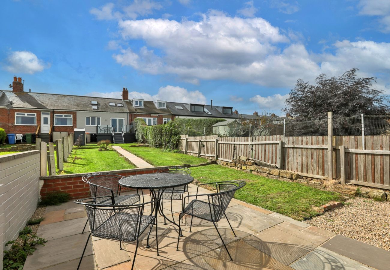 House in Port Mulgrave - Ammonite Cottage, Sea Views