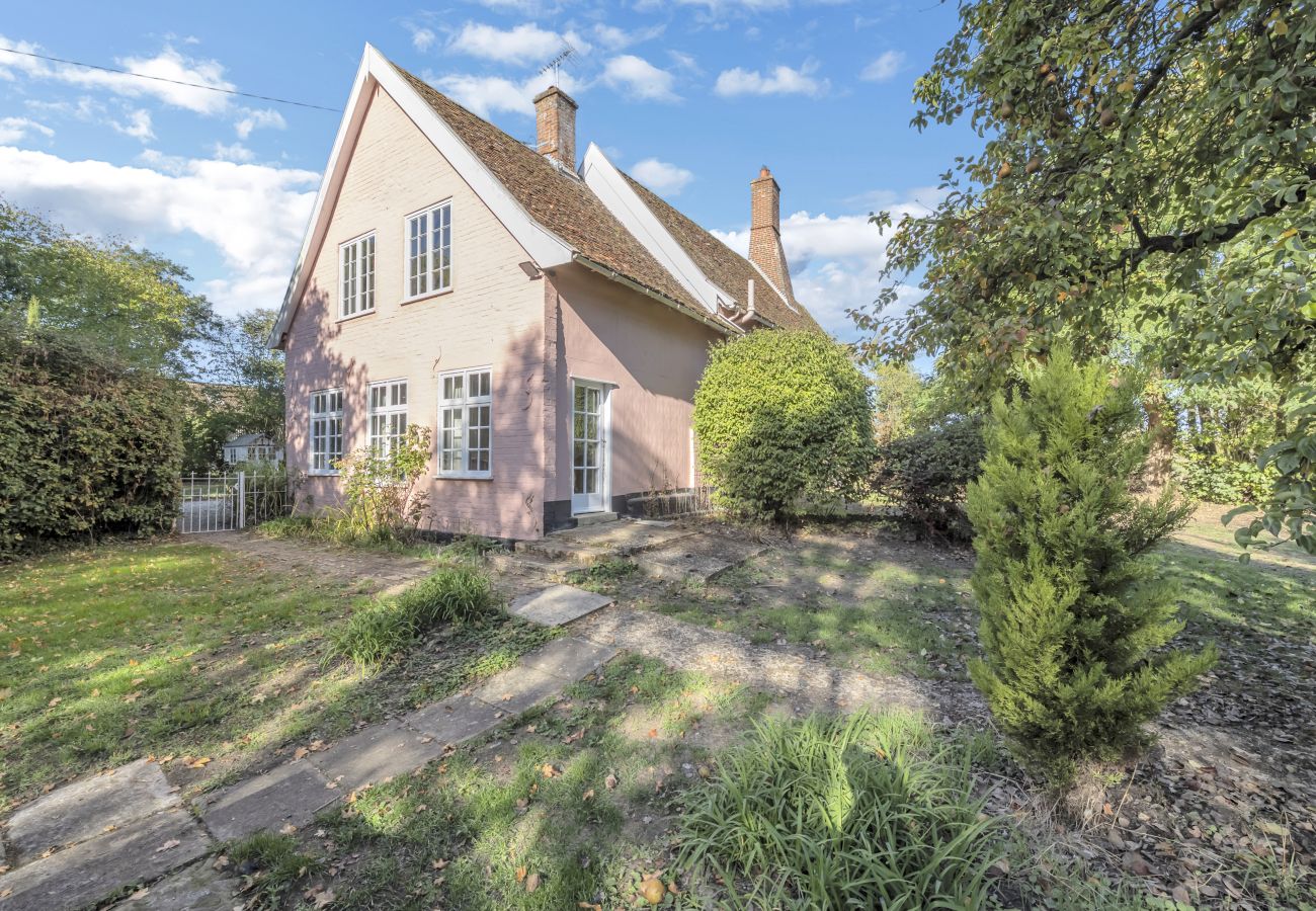 House in Swilland - Toad Hall