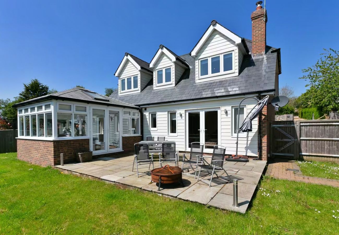 House in Cranbrook - Little Cobbs