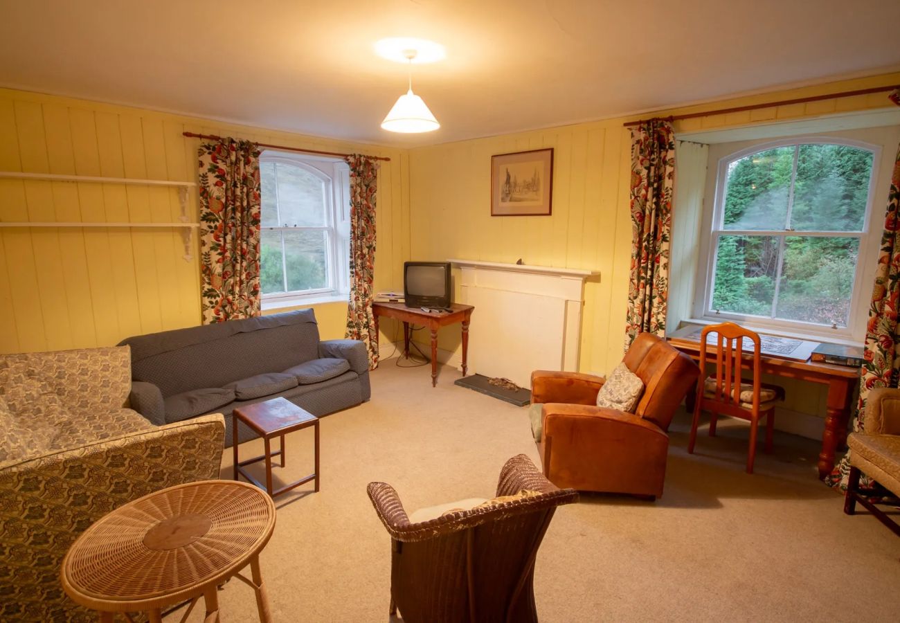 House in Inverness - Glencarron Lodge