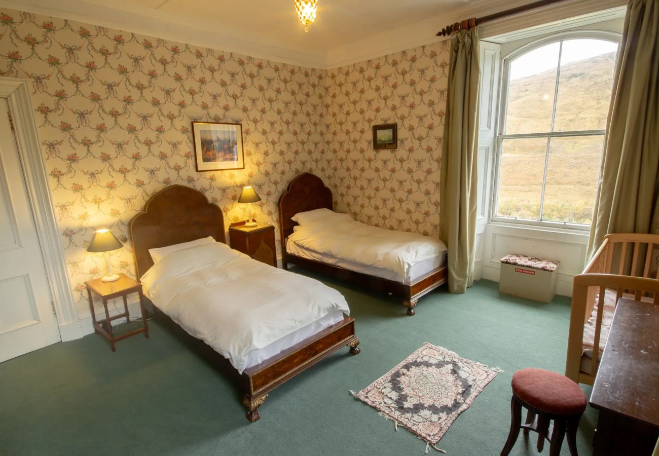 House in Inverness - Glencarron Lodge